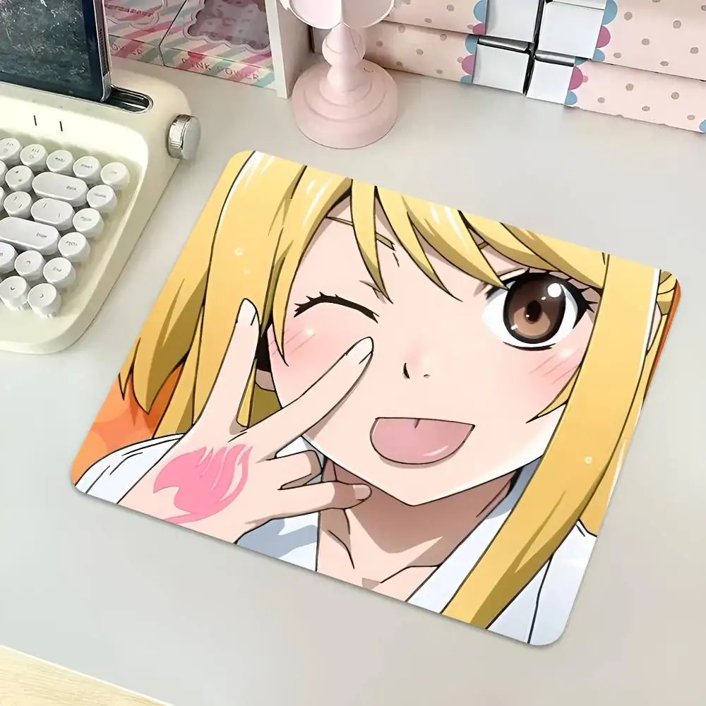 Anime Cartoon Lucy Heartfilia Mousepad Small LockEdge Mouse Pad For Gamers Computer Desk Pad Rectangular Anti-slip Rubber