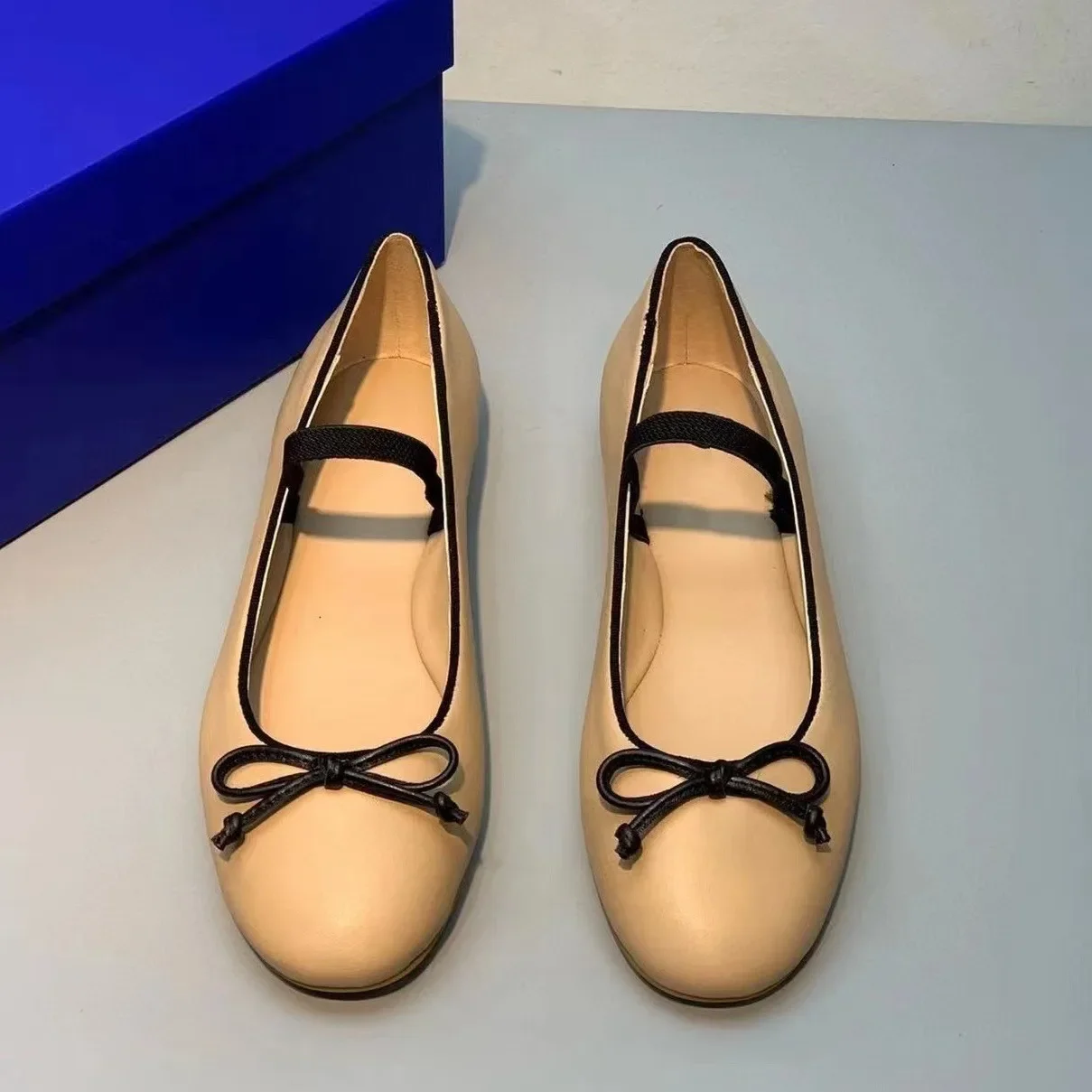 Dongguan produced high-end pure original new European and American bow shoes, spring and autumn shallow cut one line with comfor