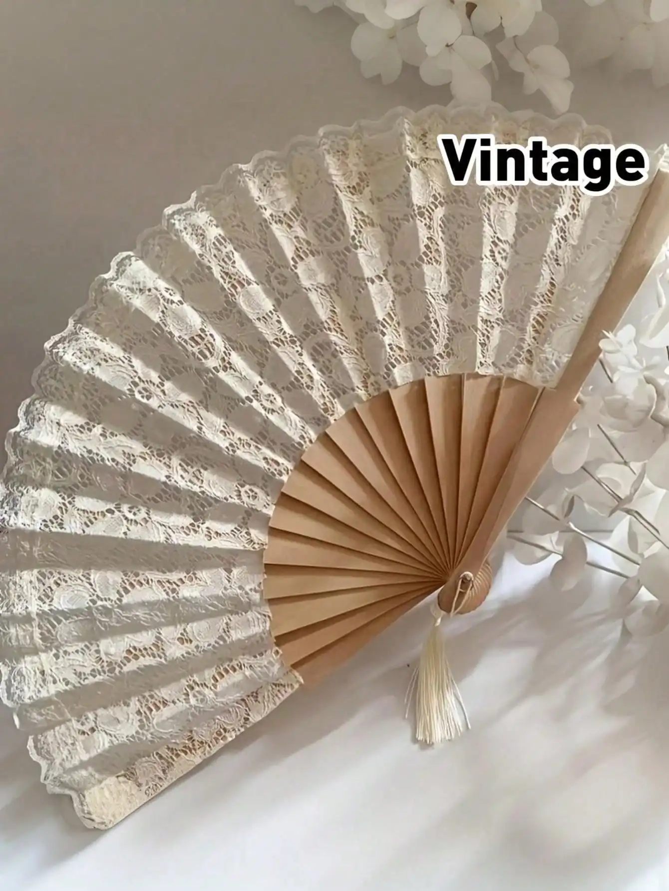 Abanico de boda español vintage, elegante decoración floral de encaje, abanico plegable de madera natural, adecuado para decoración de bodas y fiestas nupciales - Centro de mesa elegante o recuerdo de boda - Accesorio duradero y ligero para fiestas nupciales, artesanía exquisita