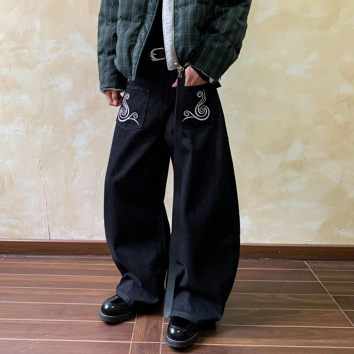 Men's Retro Embroidered Black Jeans Casual Pants Unisex Street Cool Boy Bottoms Male High Waisted Straight Wide Leg Trousers