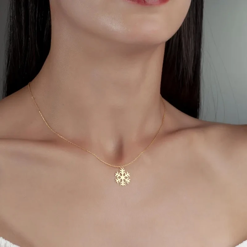 قلادة مجوفة مطلية بالذهب عيار 18 قيراط لعيد الميلاد على شكل ندفة الثلج من الفولاذ المقاوم للصدأ للنساء مجوهرات عصرية #6