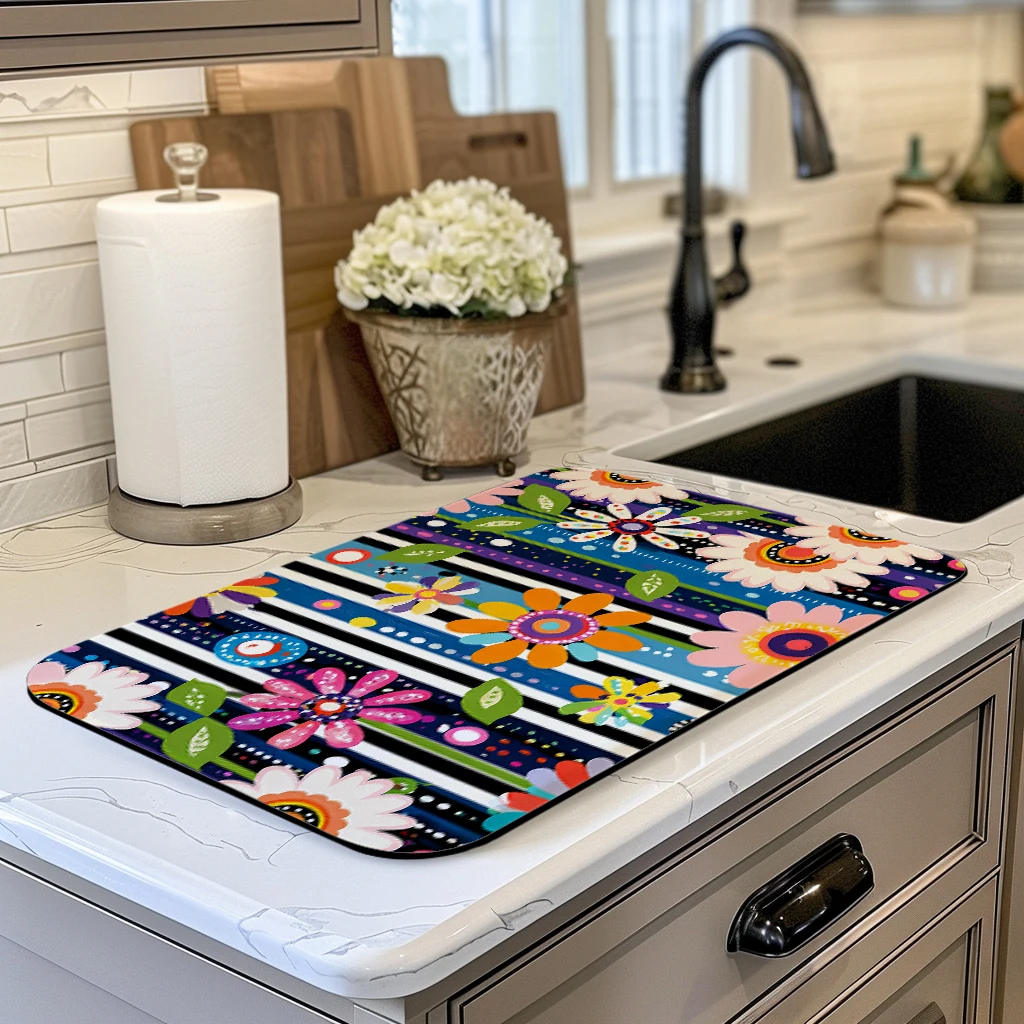 Vibrant Underwater World Polyester Absorbent Mat - Decorative Mat for Home, Eye-catching Ocean Themed Indoor Floor Mat
