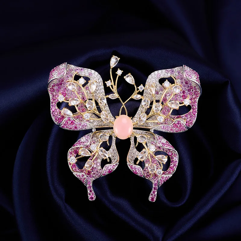 OKILY Luxury Pink Queen Shell Butterfly Bright Brooch High Sense Elegant Natural White Shell Animal Broche Coat Suit Accessories