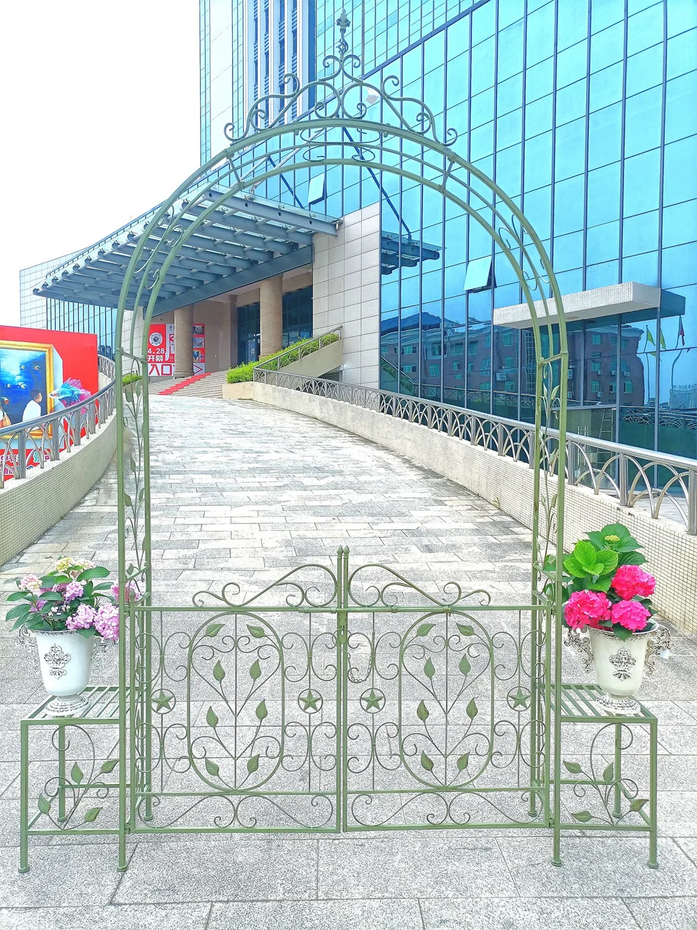 Iron Art Garden Gate 3D Metal Door for Villa Courtyard French Style Arch Rose Climbing Vine Frame Rack Fence