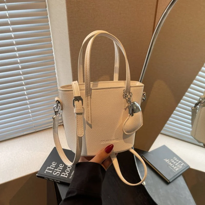 

Elegant Ladies Handbag Made Of Jasmine-Patterned Leather Featuring Elegant Casual Vintage Lightweight Daily Style​