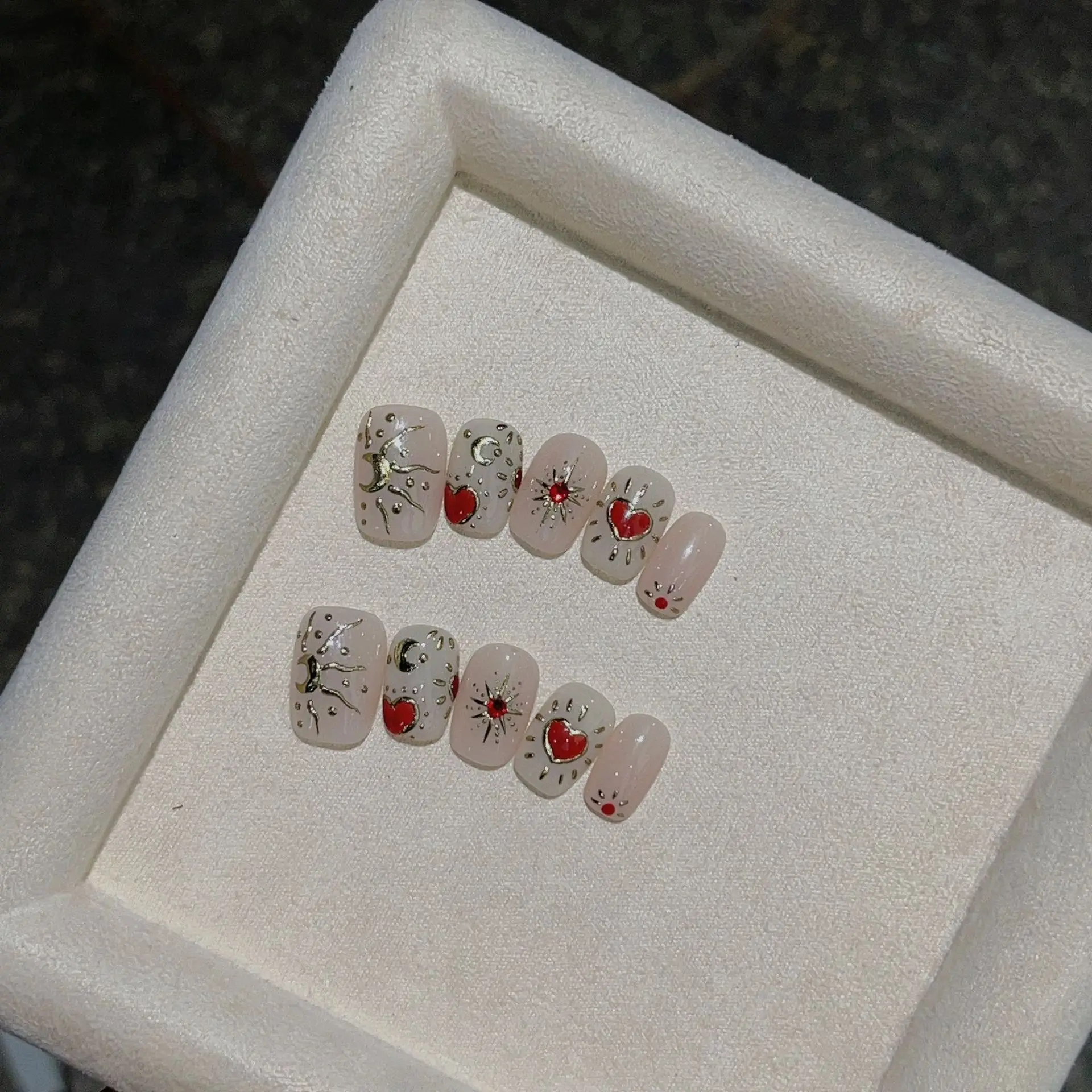 

10Pcs Red Handmade Press on Nails French Cat Eye Shiny Gradient False Nails Short Ballet Simple Nail Wearable Manicure Nail Tips
