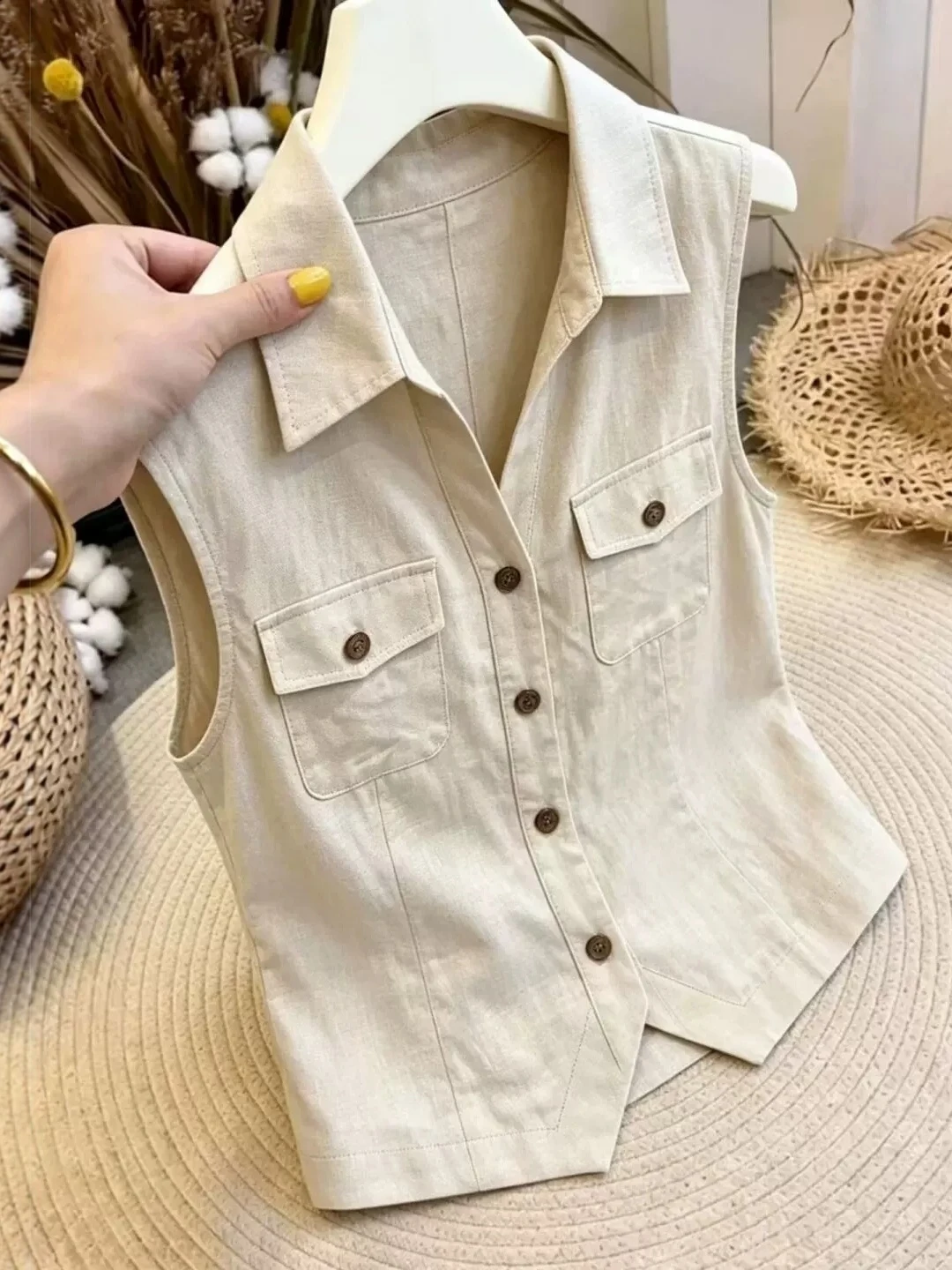 American Retro Turn-down Collar Sleeveless Shirt Women Summer Outdoor Large Size Beautiful MM Design Sense  Absolutely B...