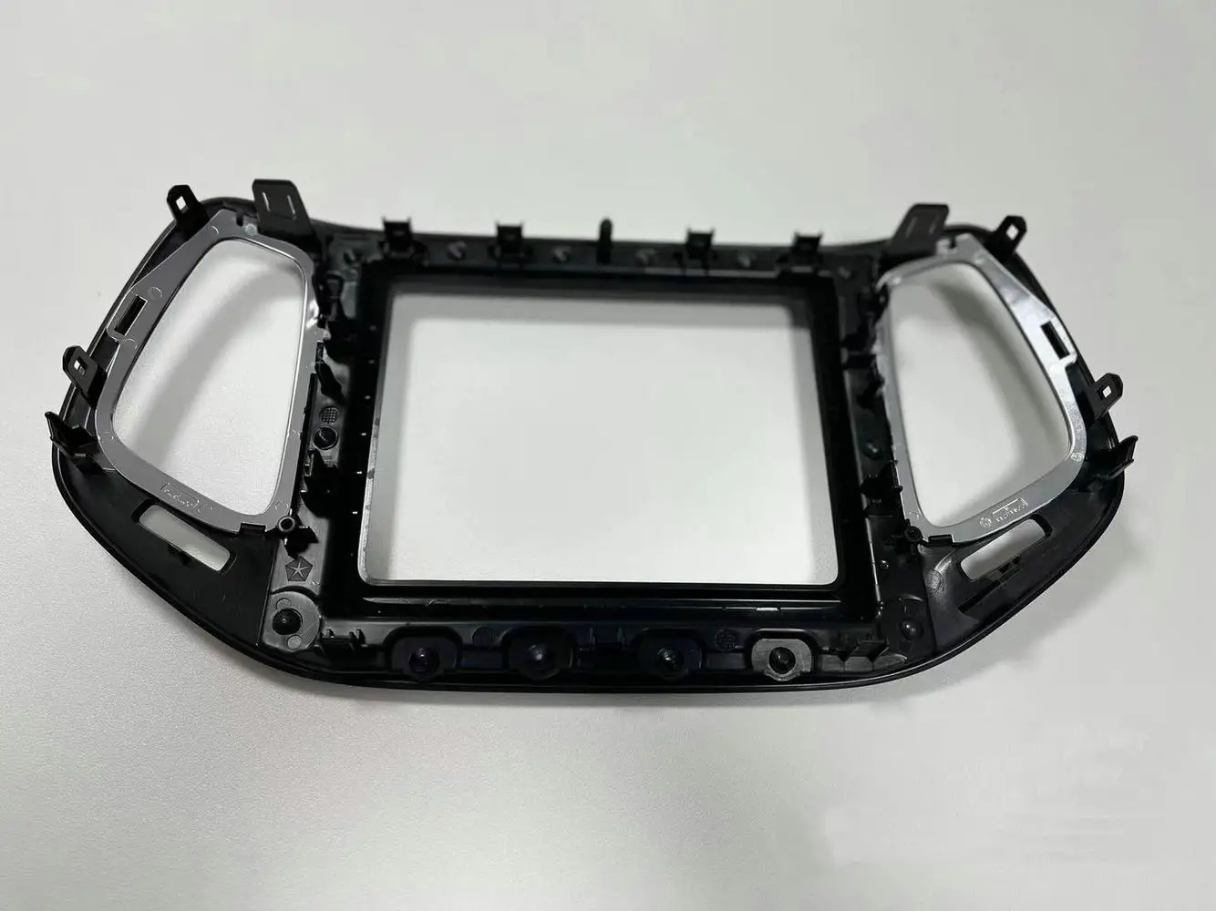 Applicable to Compass 2016 Air outlet frame Central decorative panel Navigation screen frame