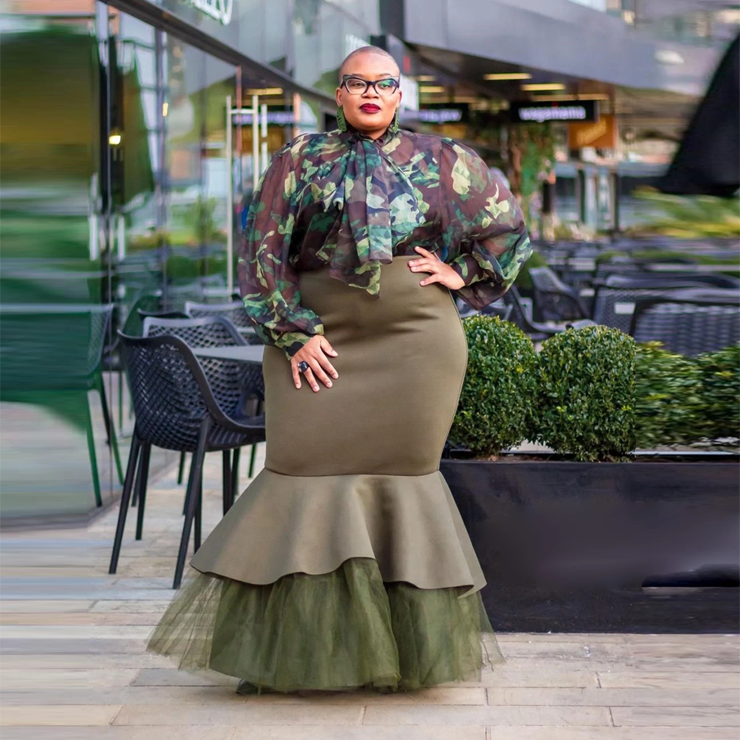 エレガントなサテンとチュールのマーメイドロングスカートアーミーグリーン女性トランペットスカートパーティー用フロアレングスフォーマルウェア