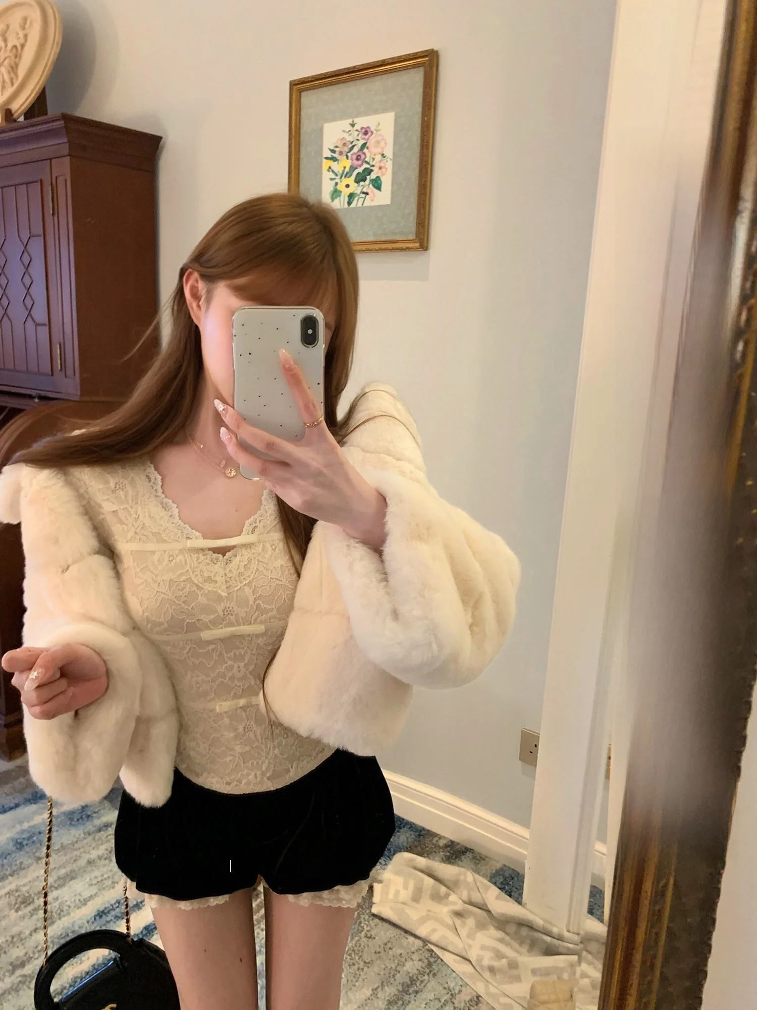 

Lukira Ele White V-ne Lace irt Women's Slim Fit Base Layer T-irt Spring 2026 Breathable Long Sve Casual Top