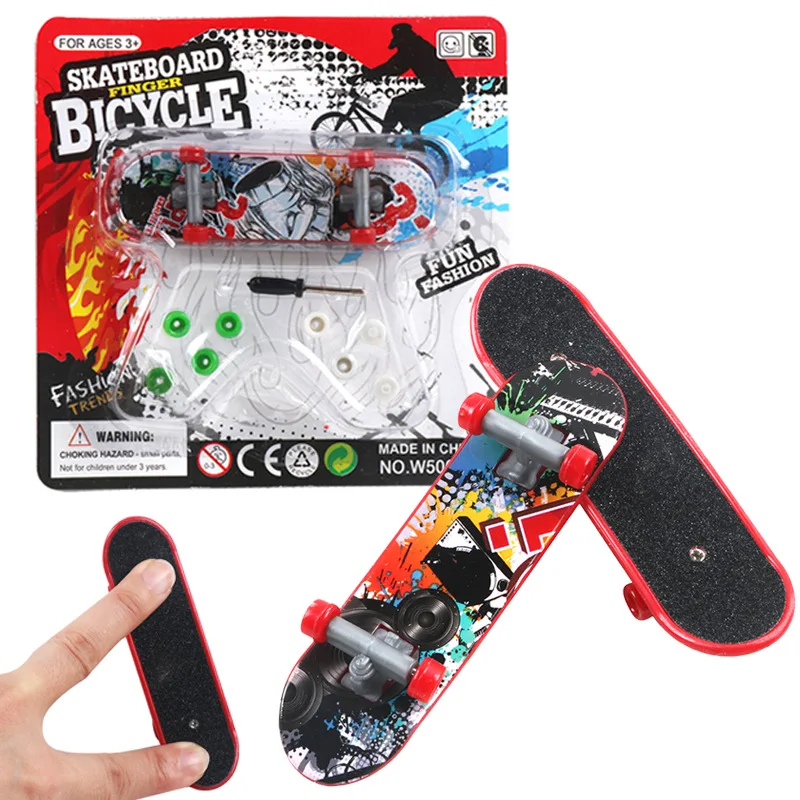 Mini tavole da dito in plastica Set giocattoli sportivi da dito professionali Kit di giocattoli da skateboard da collezione per bambini Bomboniera casuale