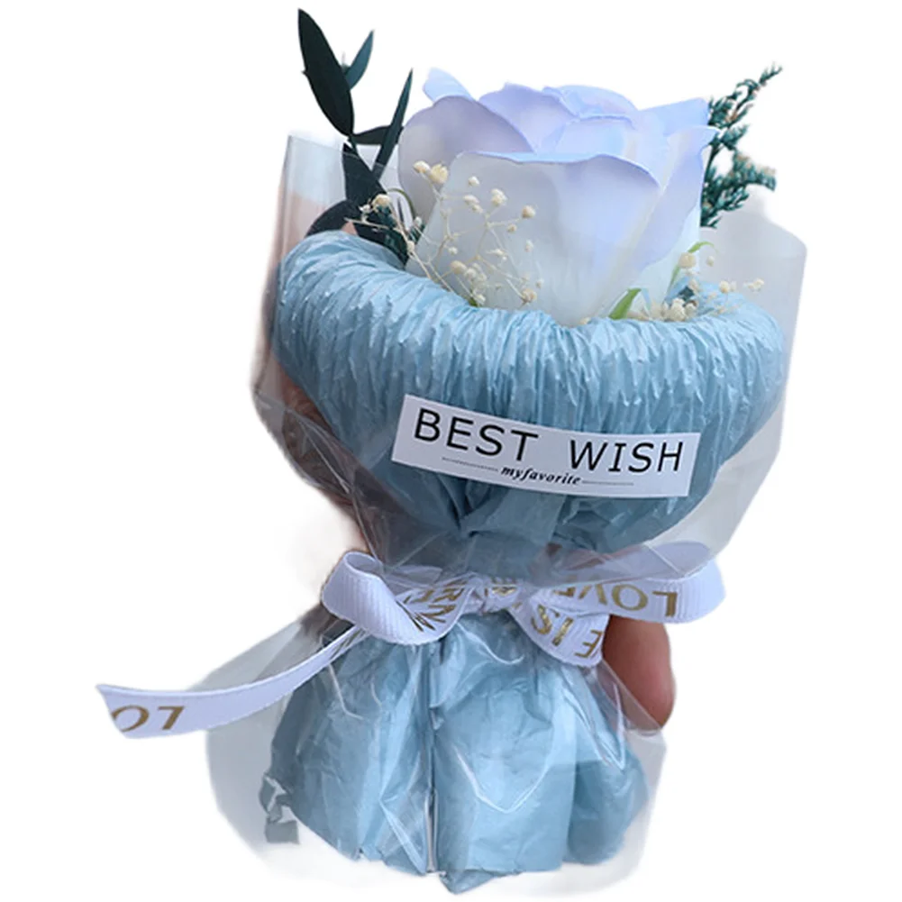 Bouquet artistique de poche MINI avec éléments floraux séchés pour une narration émotionnelle et une signification personnelle