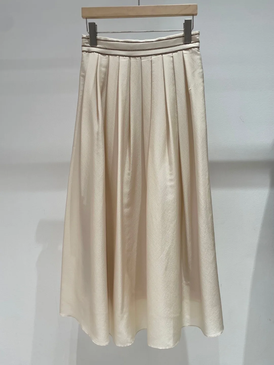 Female High Waist Half-Body Skirt, Versatile Thin Belt, Solid Color, Heavy Beading, Acetate, Early Spring, New, 2022