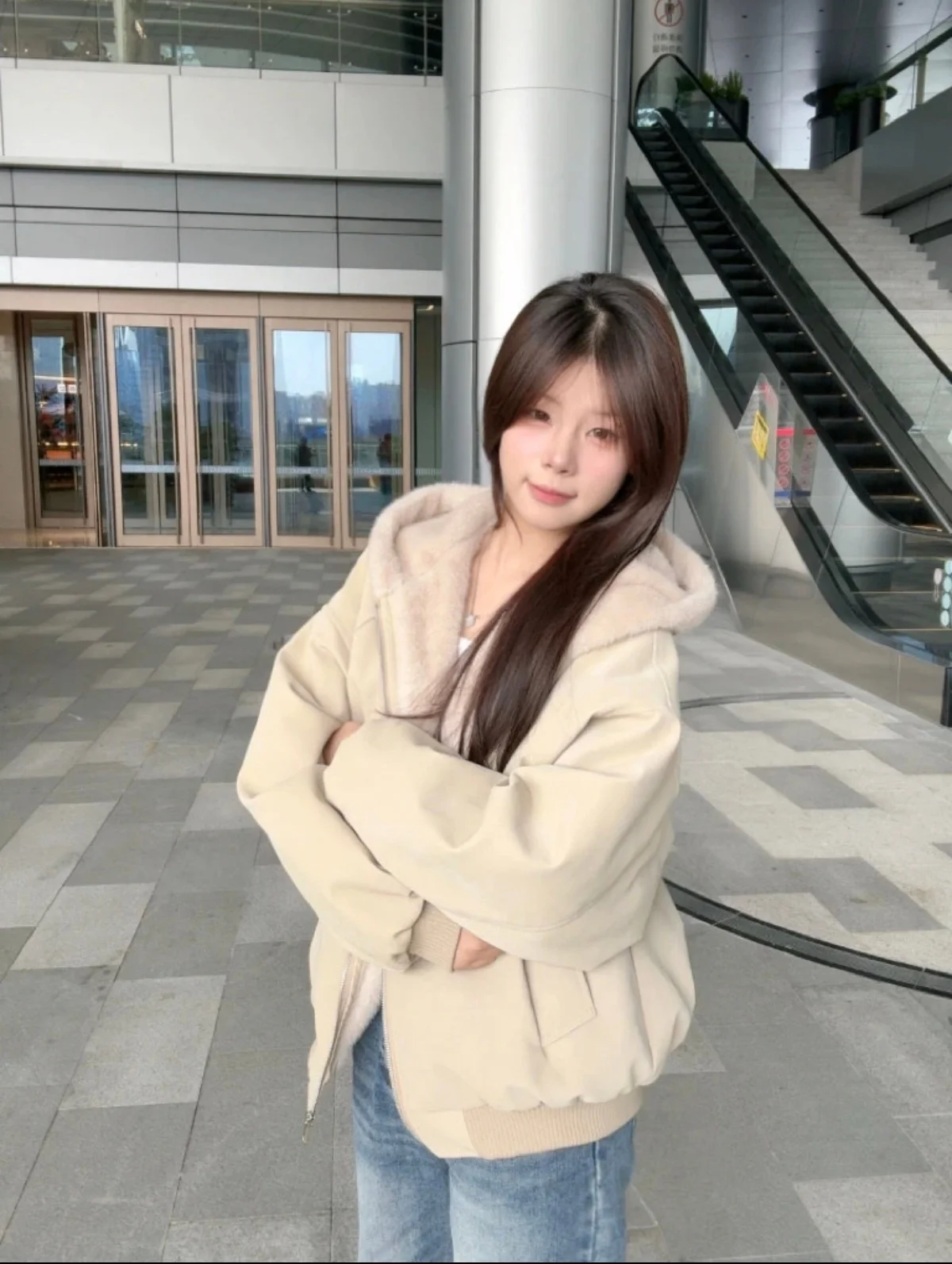 

Шерсть ягненка и ламбсвул для женщин: K-pop, корейская поп-музыка, развлечения, выступления, шоу, выставки, презентации, демонстрации