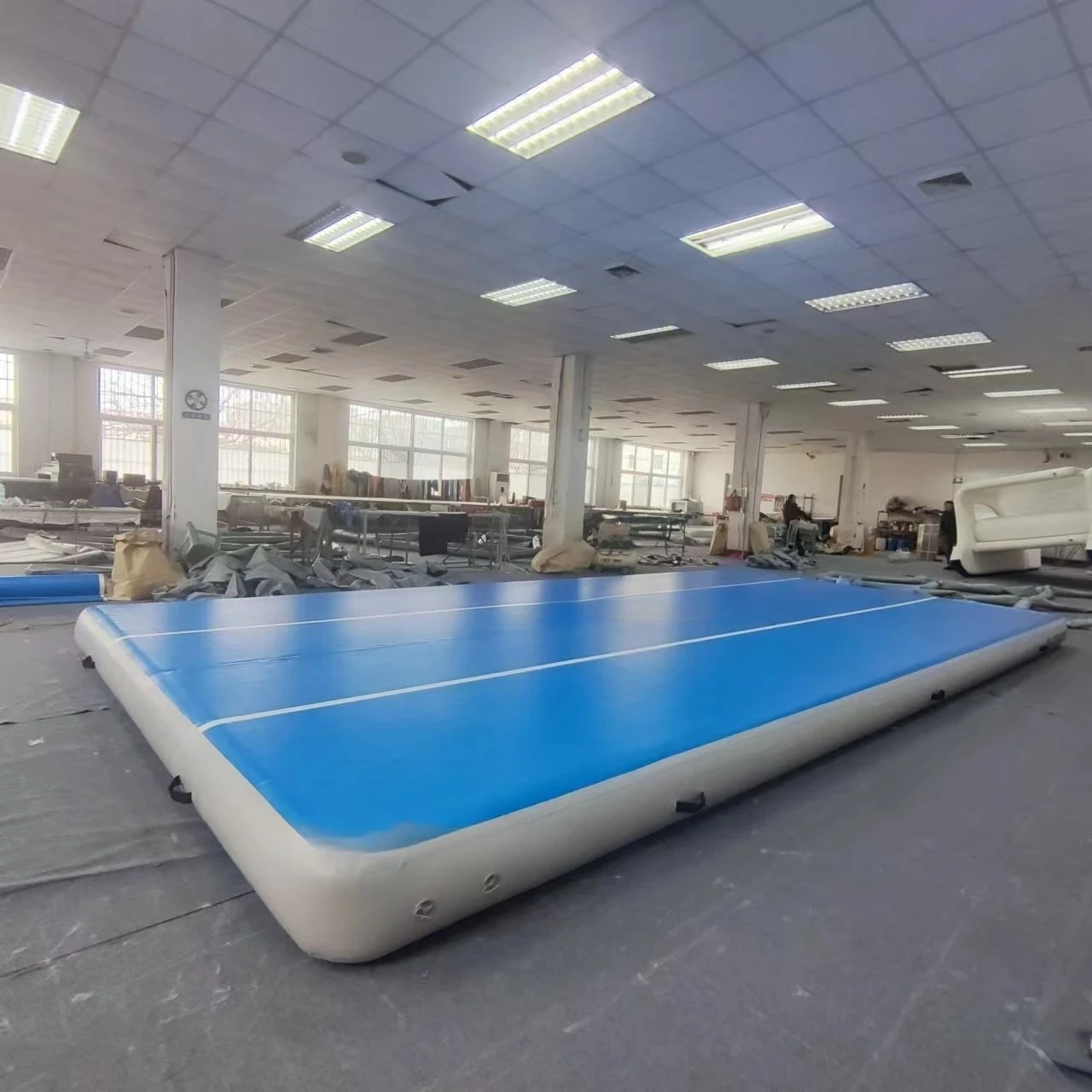 Factory-Priced Large Inflatable Airtrack Gymnastics Mat Home Use Carbon PVC Sides Air Track Tumbling High Gymnastics Mats Floors