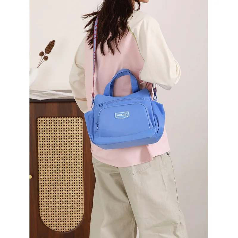 

Women's portable tote bag 2026 new fashion commuter large capacity shoulder messenger bag lunch bag
