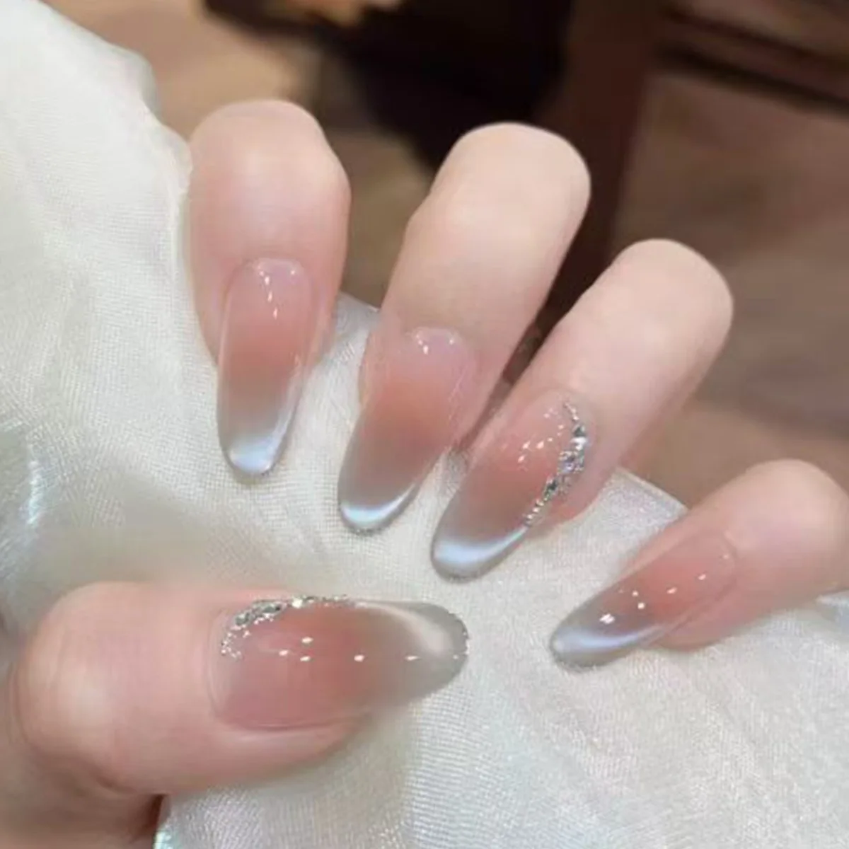 24Pcs Mid-length Almond Press on Nails Tips Cat's Eye Gradient False Nails Glitter Rhinestone Wearable Full Cover Fake Nails Art