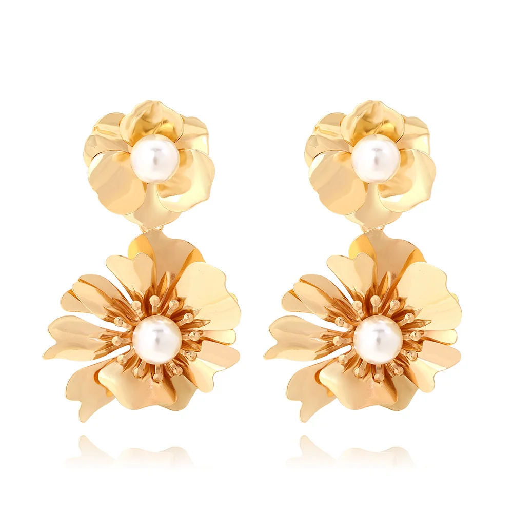 2024 new light luxury earrings Retro alloy petal pendant earrings European and American personality flower leaf earrings