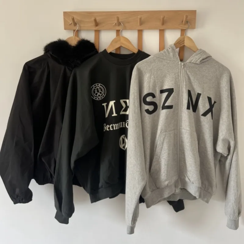 

Фото реальных образцов: мужские и женские американские свитшоты оверсайз в стиле Канье, с граффити, надписями и логотипами, свободные худи Vultures, хлопковые куртки