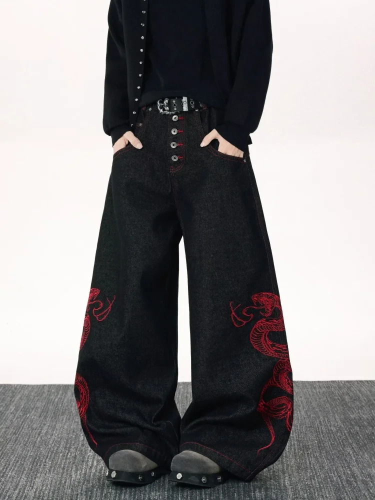 

Уличная одежда в американском стиле ретро Y2K 2021, черные мешковатые джинсы с вышивкой красного дракона, брюки для мужчин, одежда, широкие готические длинные брюки