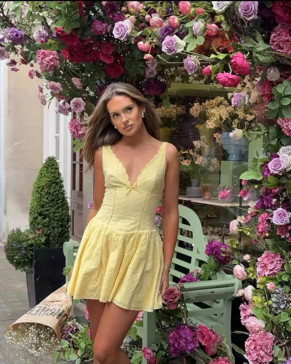 Mini abiti senza maniche da donna Tinta unita Elegante bordo floreale Profondo scollo a V Abito corto Temperamento Lady Jacquard Abiti da festa