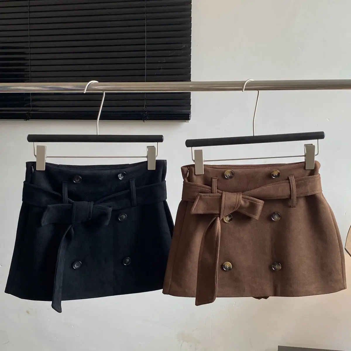 Retro Spice Girl Design Suede Double-breasted Skirt A-word Anti-light Strap Skort Skirt