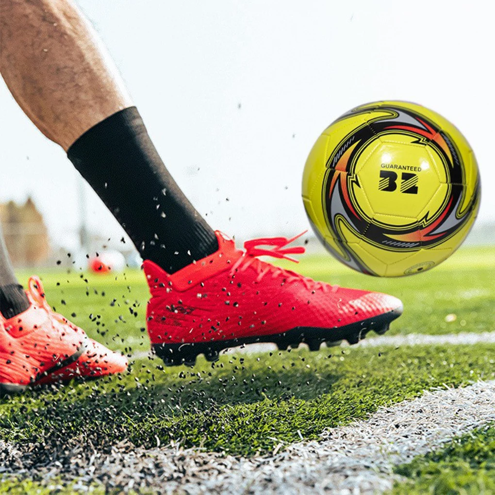 Balles de football à motifs cool Cuir PVC de qualité supérieure Taille 5 Ballons Taille 5 Vert doux et résistant aux rayures
