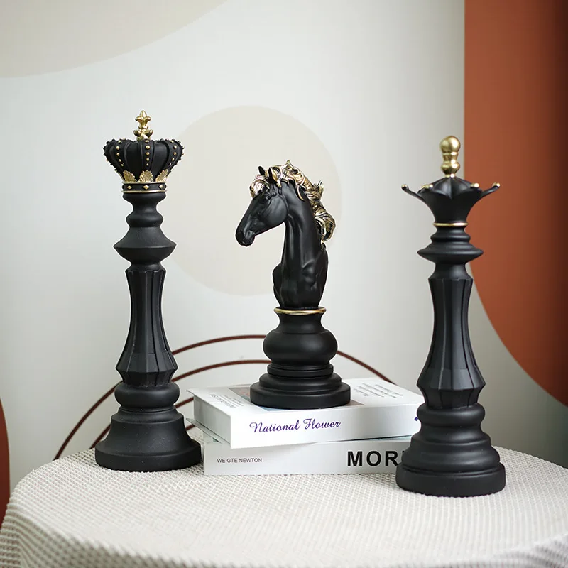 Chess ornaments, kings, queens, knights, chess pieces, home displays, wine cabinets, decorations, resin crafts