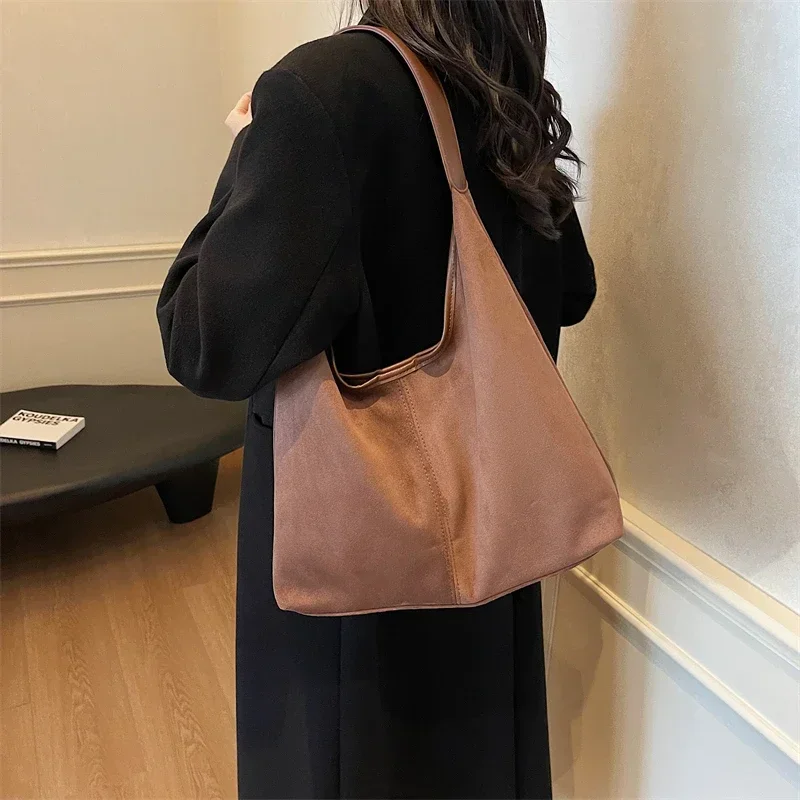 

Commuting Large Bag for Women in The Autumn of 2024 with A High-end Feel Maillard Shoulder Bag Large Capacity Tote Bag Le Paquet