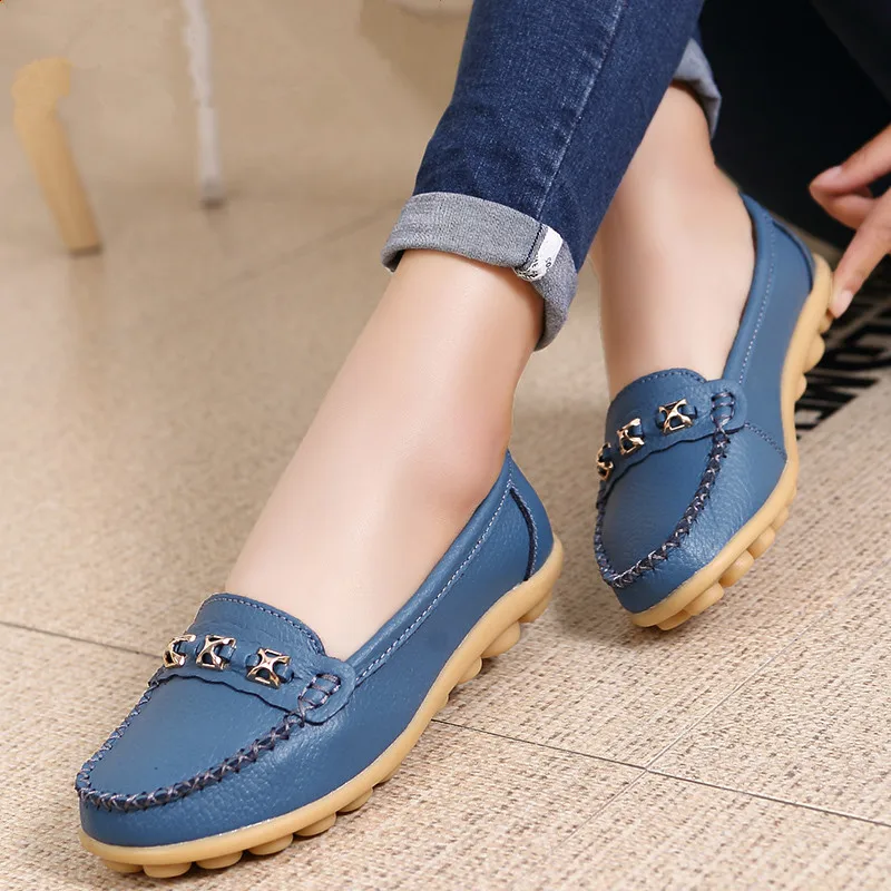 Spring Autumn Genuine Leather Flats Shoes Woman Slip On Casual Walking Shoes Women Breathable Moccasins Women Plus Size Shoes