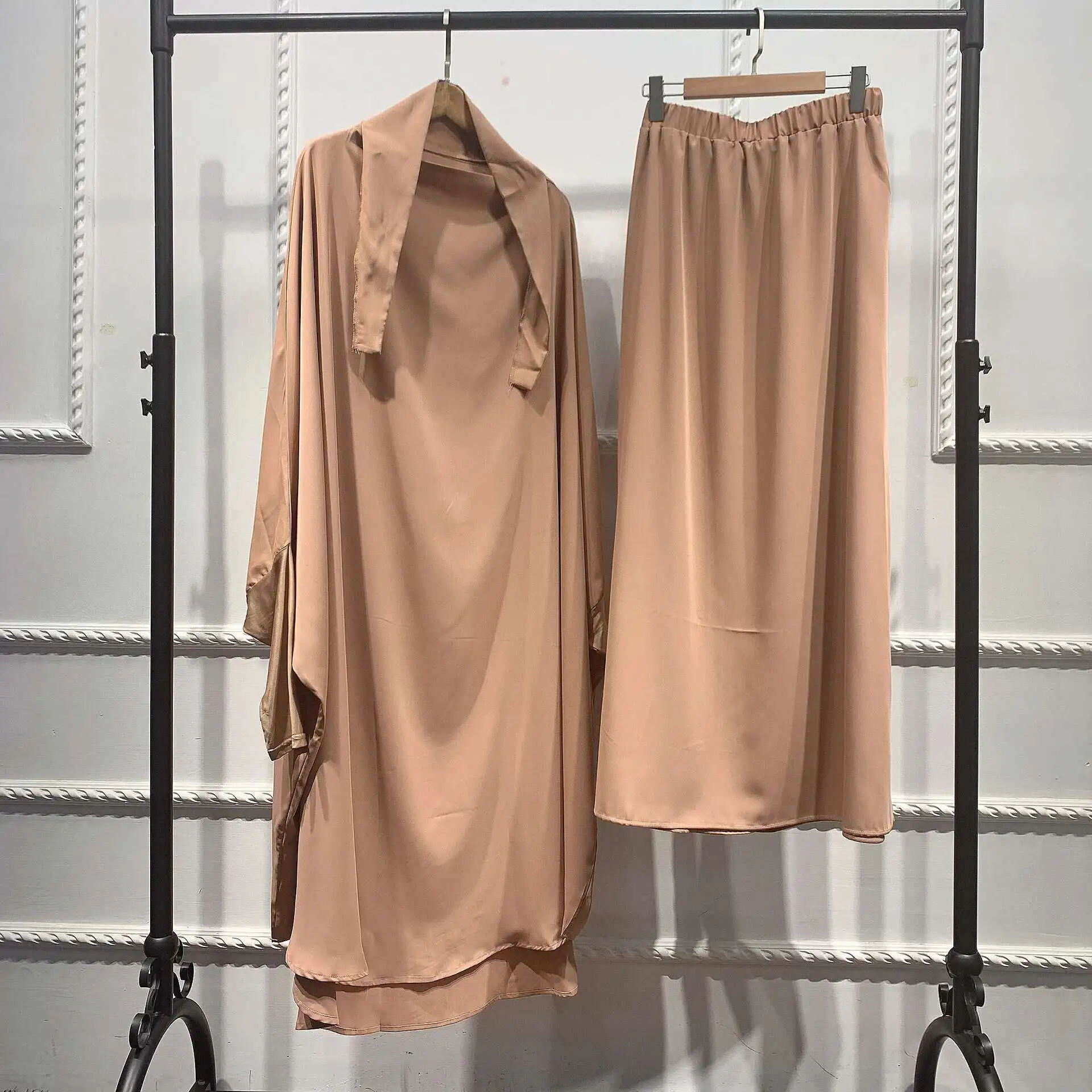 

Hot Selling Tiktok Women's Two-piece Set Plus Size Long Skirt Long Robe Basic Set Solid Color Dress Dubai Luxury Islam Elegant