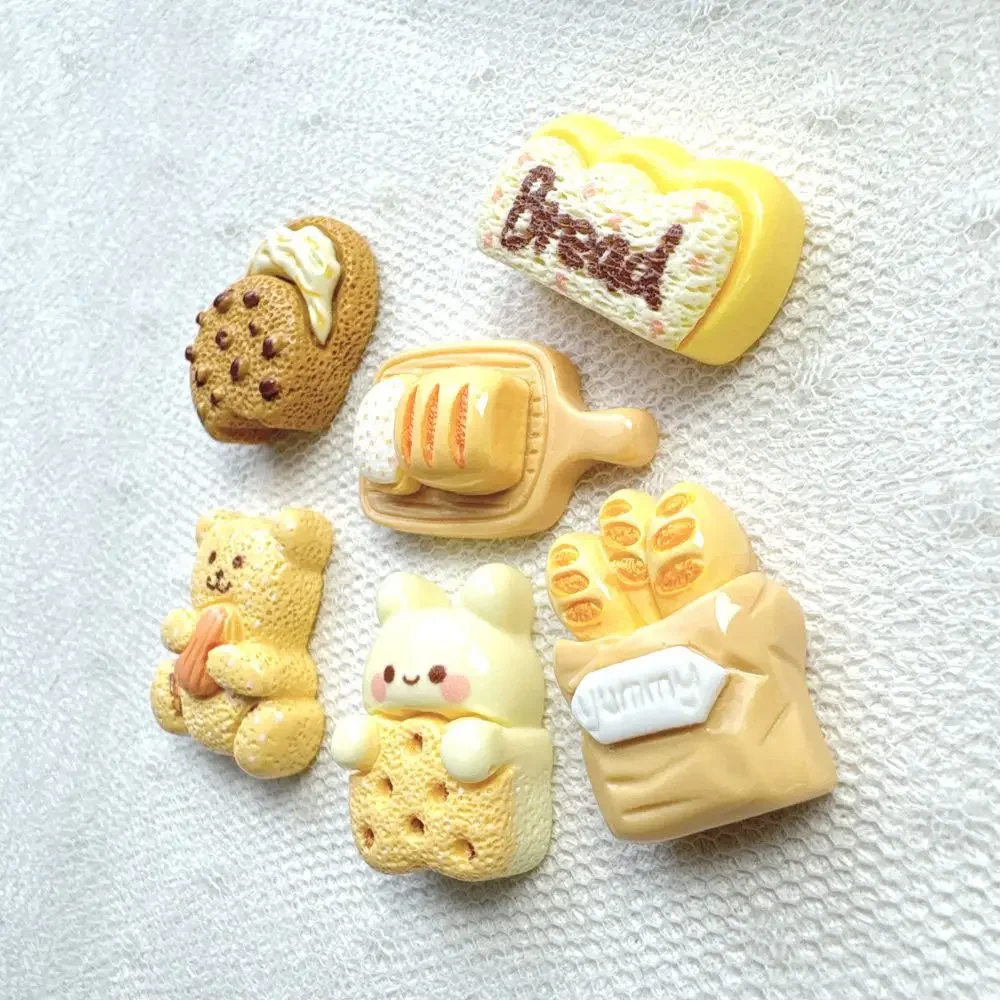 Kawaii Mini Resin Bear Shape Bread Resin Flatback Figure for Baking Theme Dollhouse Decor DIY Crafts