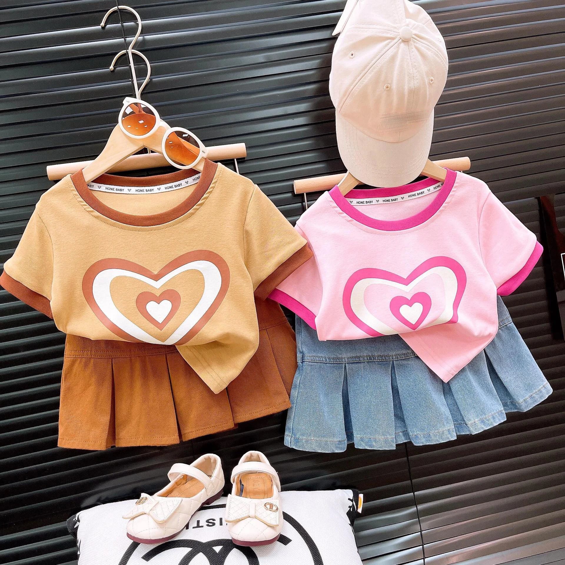 Spring/Summer Girls\' Set Small Heart Short sleeved Top+Versatile Folded Half Skirt Fashion Kids Outfit Children Clothing Suit