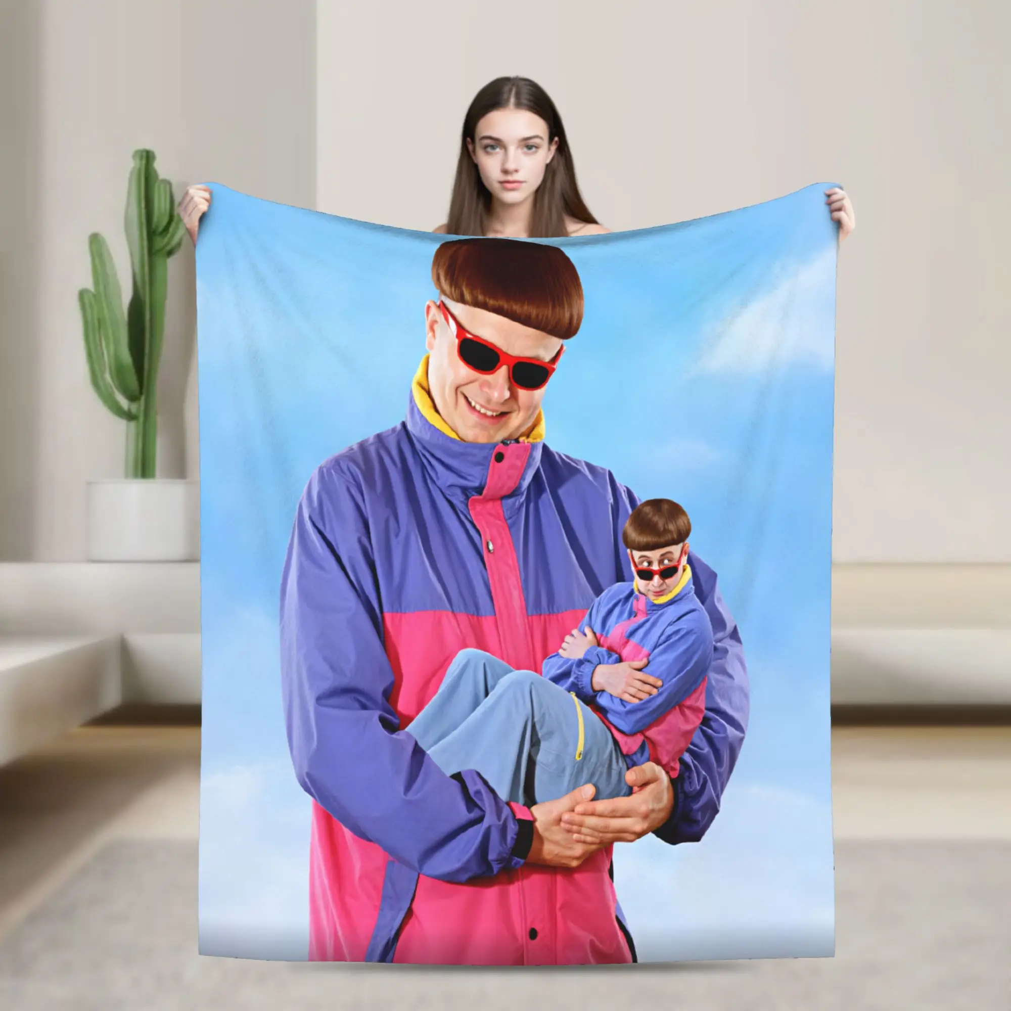 Oliver Tree Holding Mini Self Flannel Blanket Super Warm Throw Blanket for Couch Bed Decorative Graphic Bedspread Sofa Bed Cover