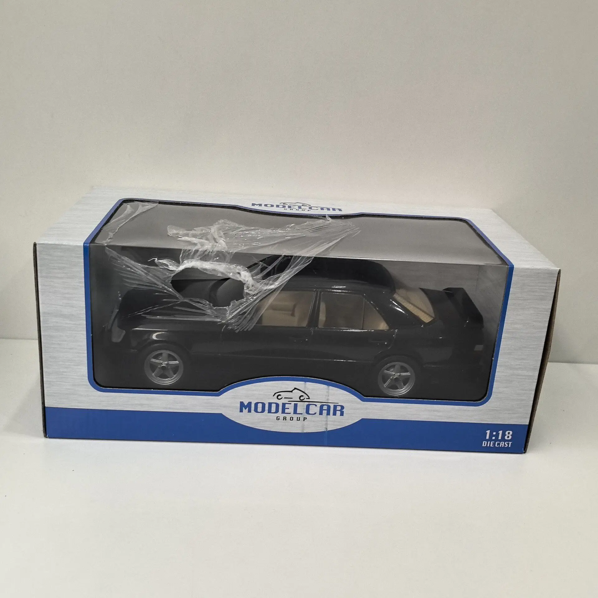 

Diecast MCG 1/18 Scale BENZ W124 1984 Tuning 72 Alloy Car Model