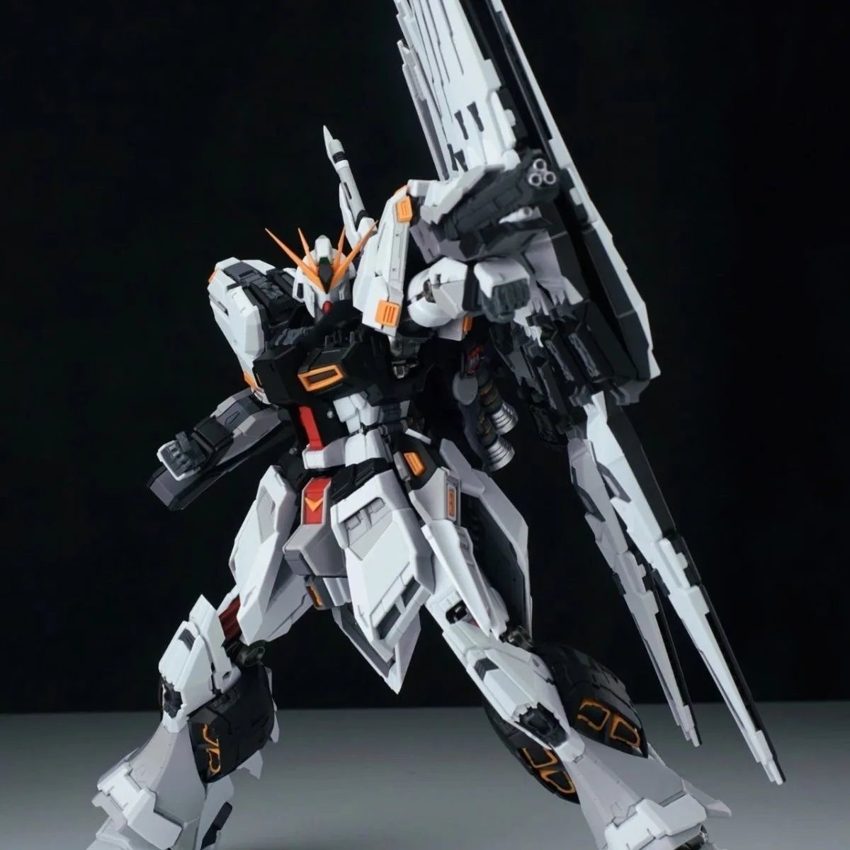 Auf Lager V-TIGER 1/100 VT02 NU Soldat Montage Modell Spielzeug RX-93-v2 YUJIAOLAND V Mecha GK Vorbeschichtung Legierung Skelett Modell