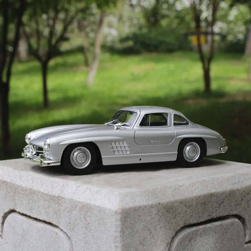 Welly 1:24 mercedes benz 300sl liga clássico modelo de carro esportivo diecasts metal brinquedo modelo de carro simulação coleção presentes