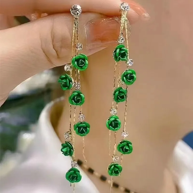 Nowy kwiat róży długie frędzle zwisają kolczyki kobiety niebieski czerwony zielony Rhinestone kwiaty wiszący kolczyk dziewczyny wesele biżuteria