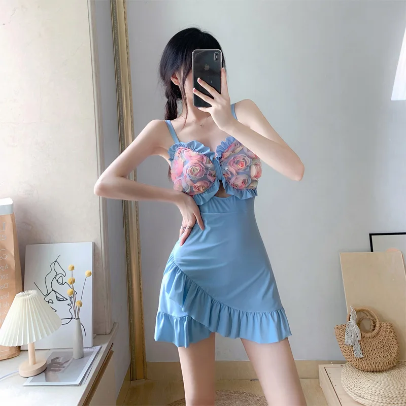 2023 New Summer Fashionable and Unique Chest Bow Splice 3D Flower Irregular Ruffle Hem Hem One Piece Flat Corner Skirt Swimwear