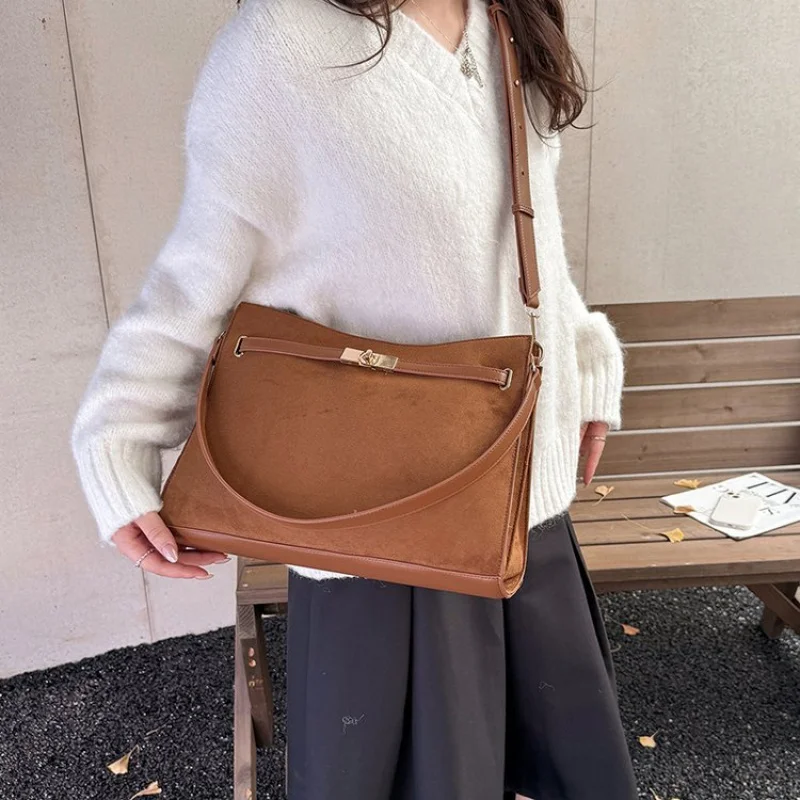 

Ladies Hand Bags Made Of Sheepskin Leather Featuring Classic Estonia Casual Vintage Neat Lightweight Look