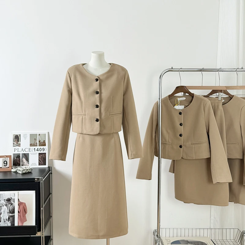 High-end and small fragrant style two-piece set women's round neck jacket+long skirt warm and thick winter solid set