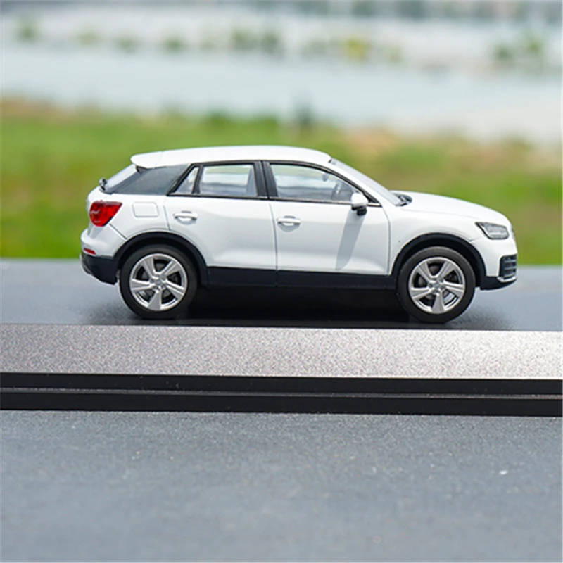 1/43 AUDI Q2 SUV Alloy Car Model Diecast Metal Toy Mini Vehicles Car Model Miniature Scale Simulation Collection Childrens Gifts