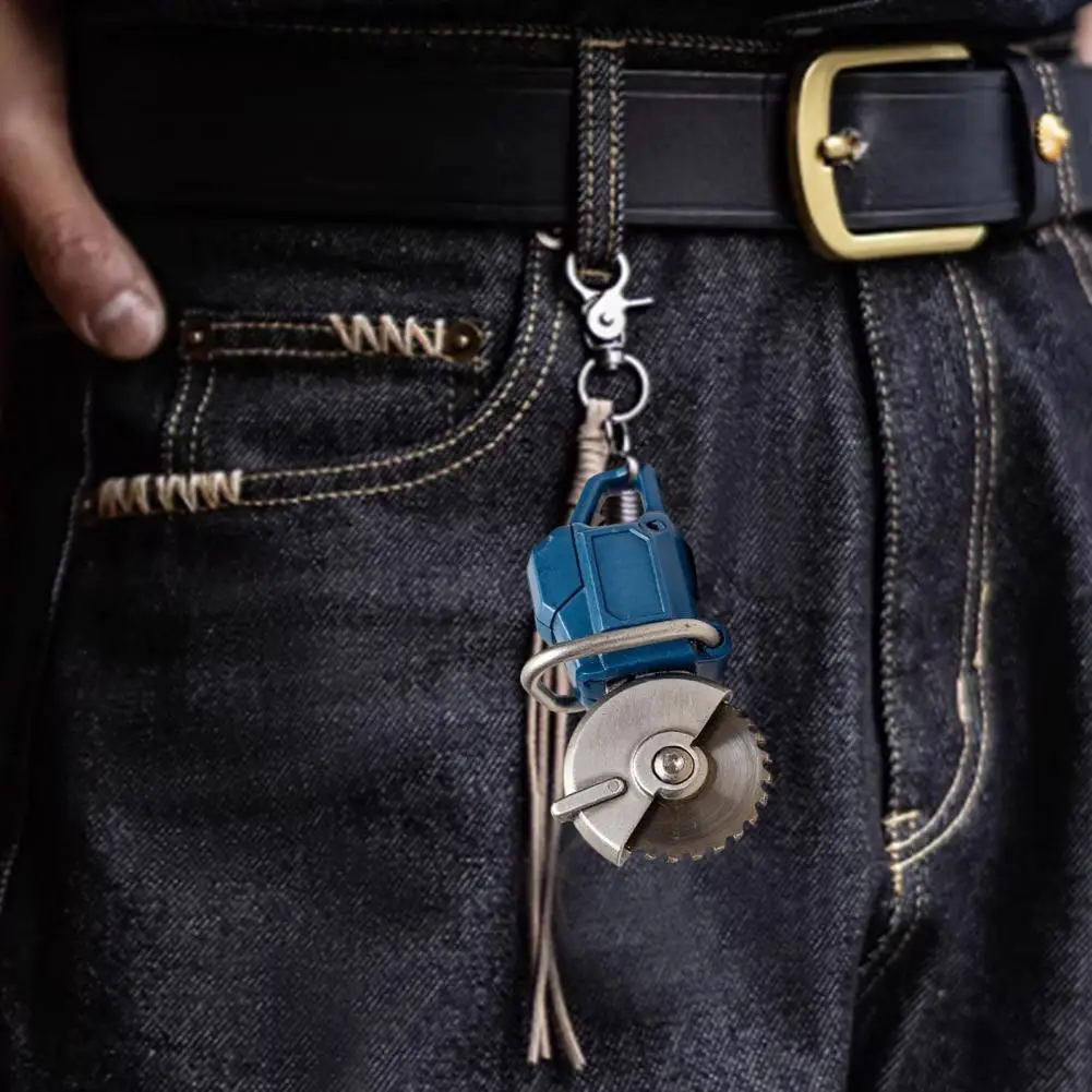 Tiny Engine Cutter Model Metal Forestry Cutting Apparatus Keychain Pendant Mini Cutting Saw Ornament Industrial Style Keychain