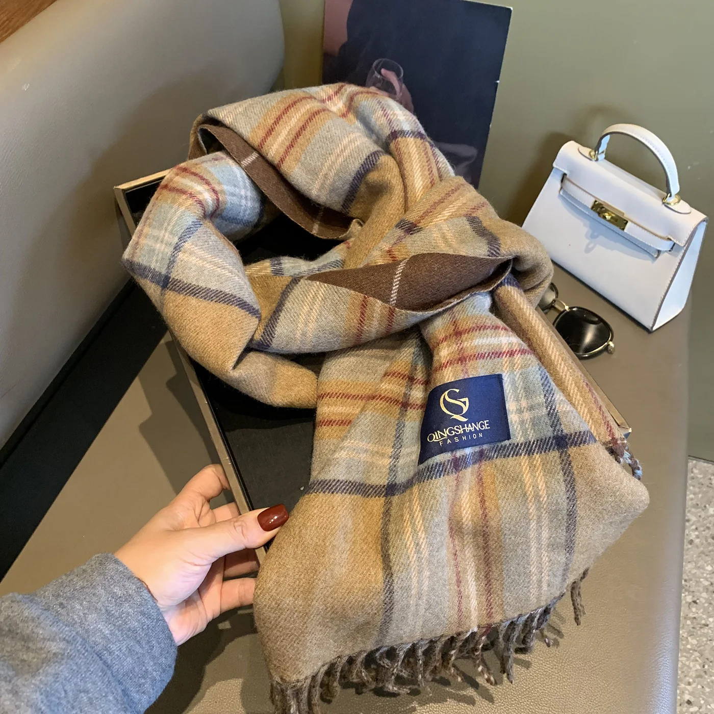 Sheep wool plaid scarf women's autumn and winter 2025 retro British style double-sided plaid shawl student warm scarf