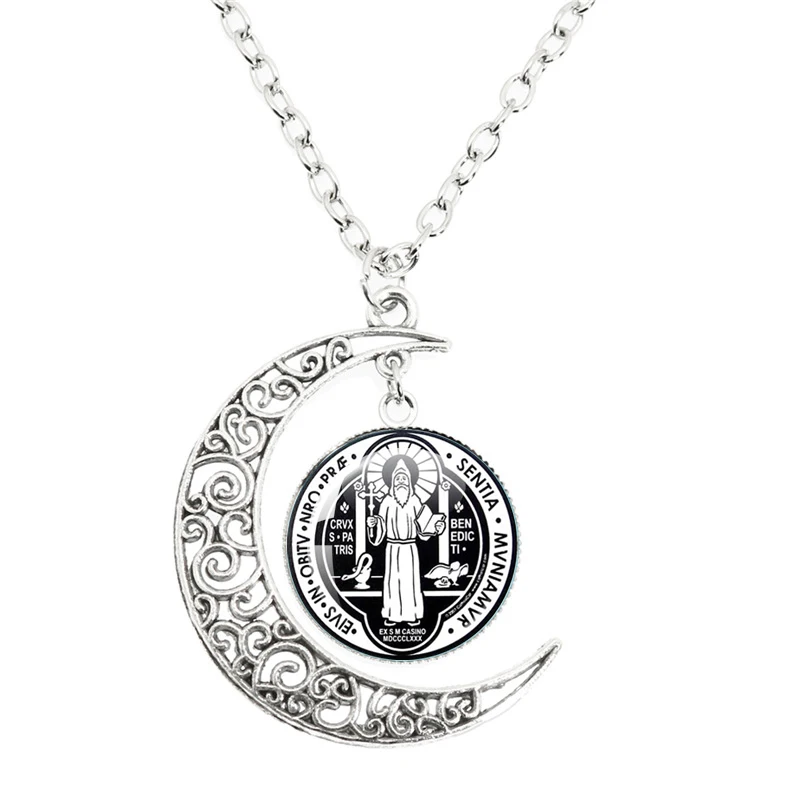 قلادة سانت بنديكت المضيئة على شكل قمر كاثوليكي قلادة سان بينيتو بقبة من الزجاج كابوشون مجوهرات
