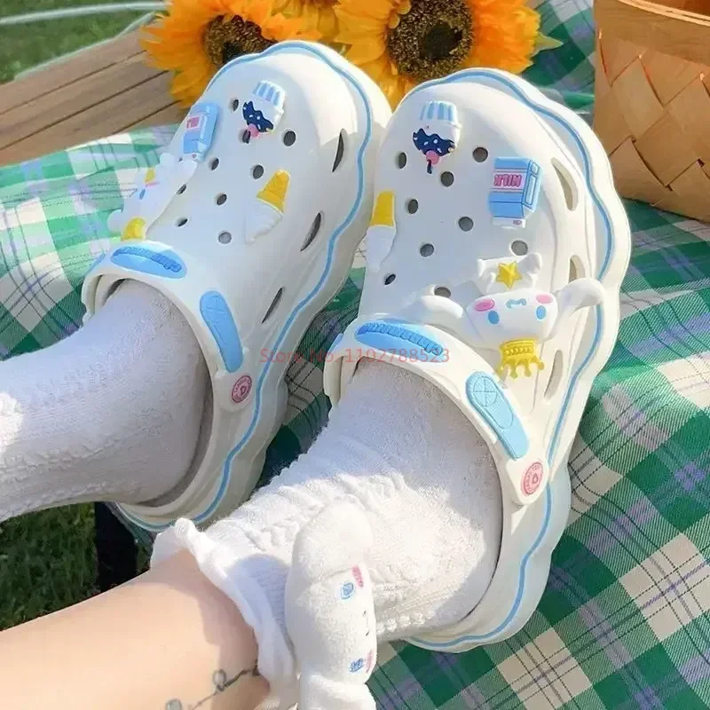 Sanrio New Cute Hello Kitty Kuromi Cinnamoroll Clogs Summer Kawaii Fashion Sandals Y2k Flat Shoes Anime Sanrio Slipper Girl Gift