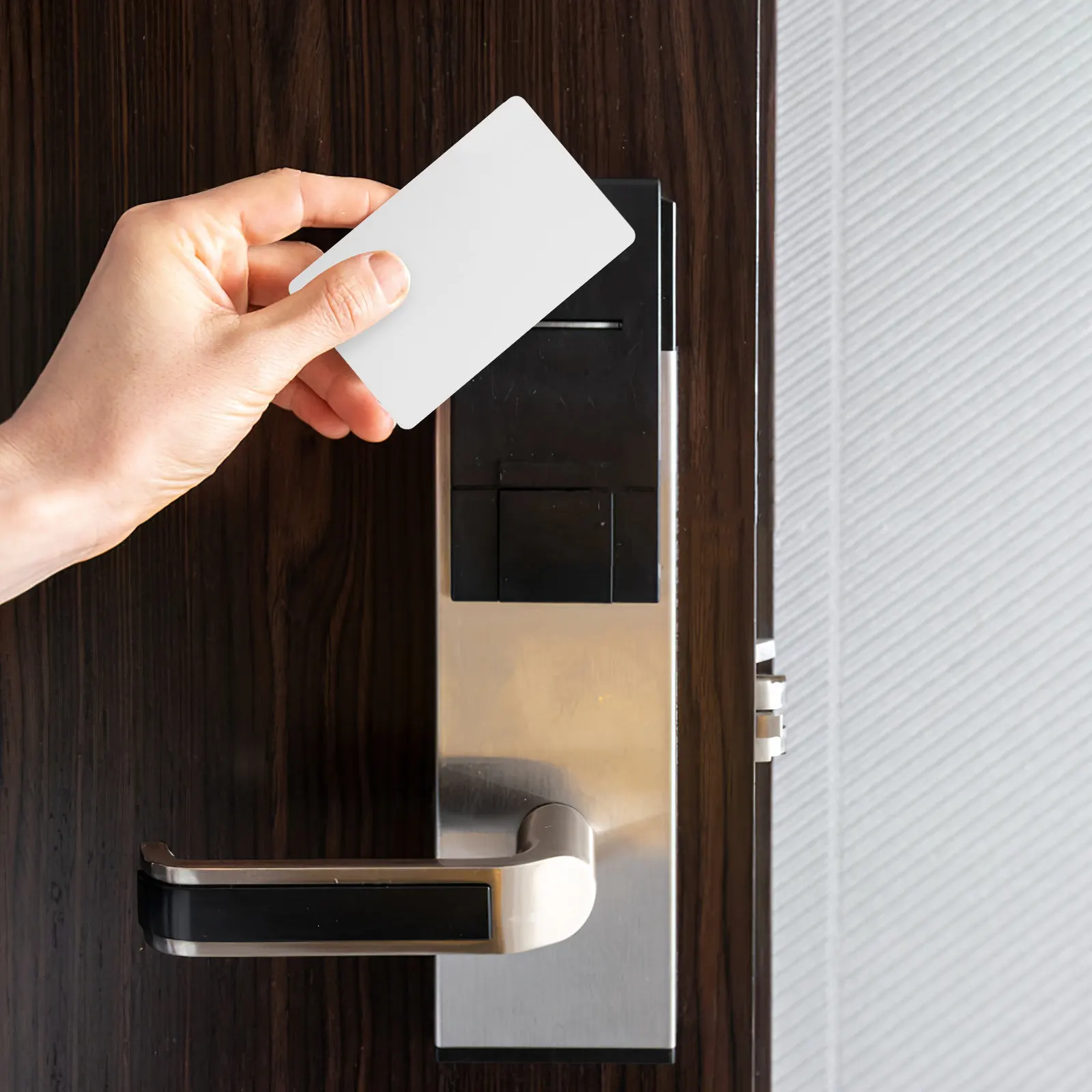 

White Rfid Door Access Card Rewritable Smart Plastic Card for Motel Entry Control System Changeable Access Control