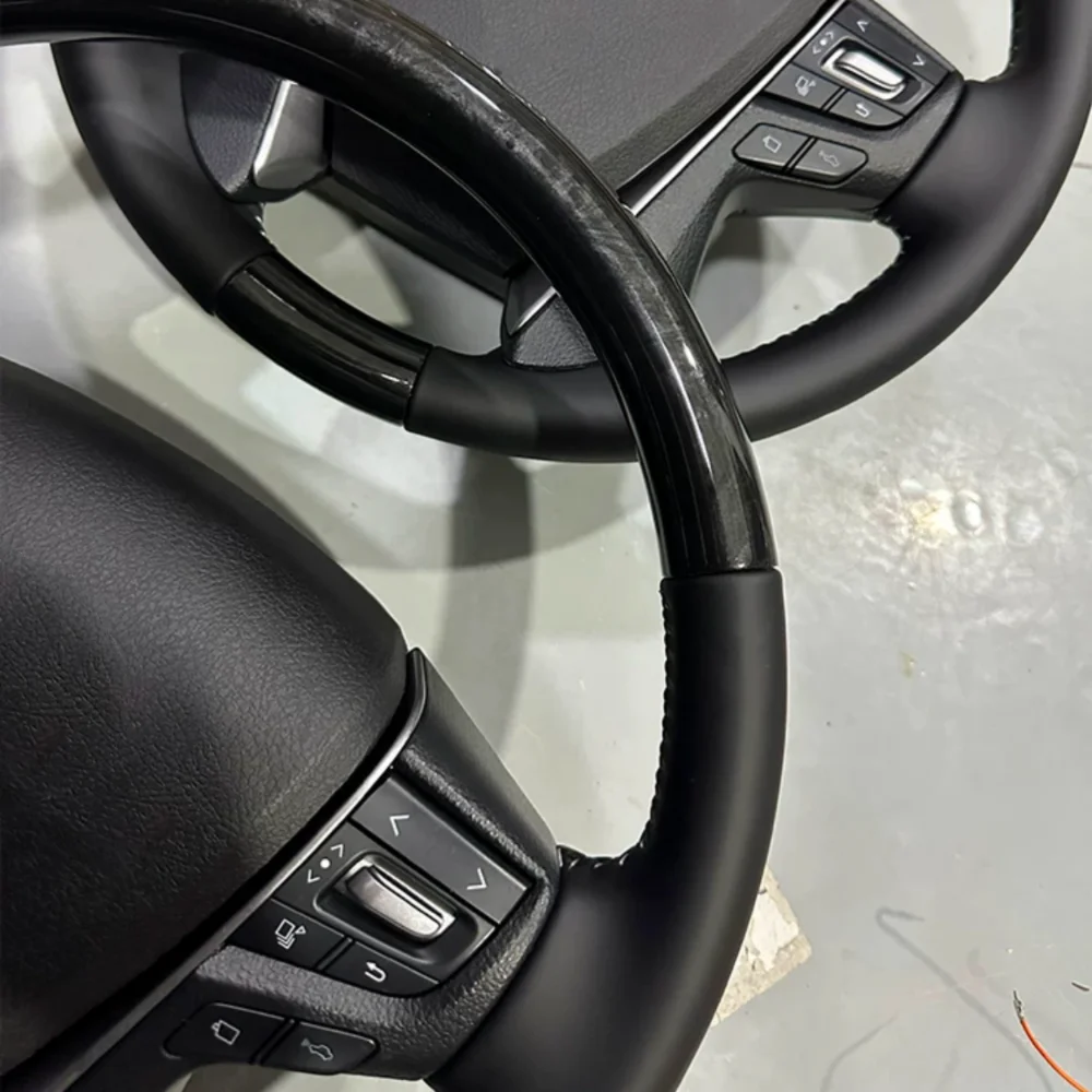 Applicable to the old 20 series Elfavelfa 30 series Elfavelfa peach steering wheel assembly carbon fiber modification of the ori