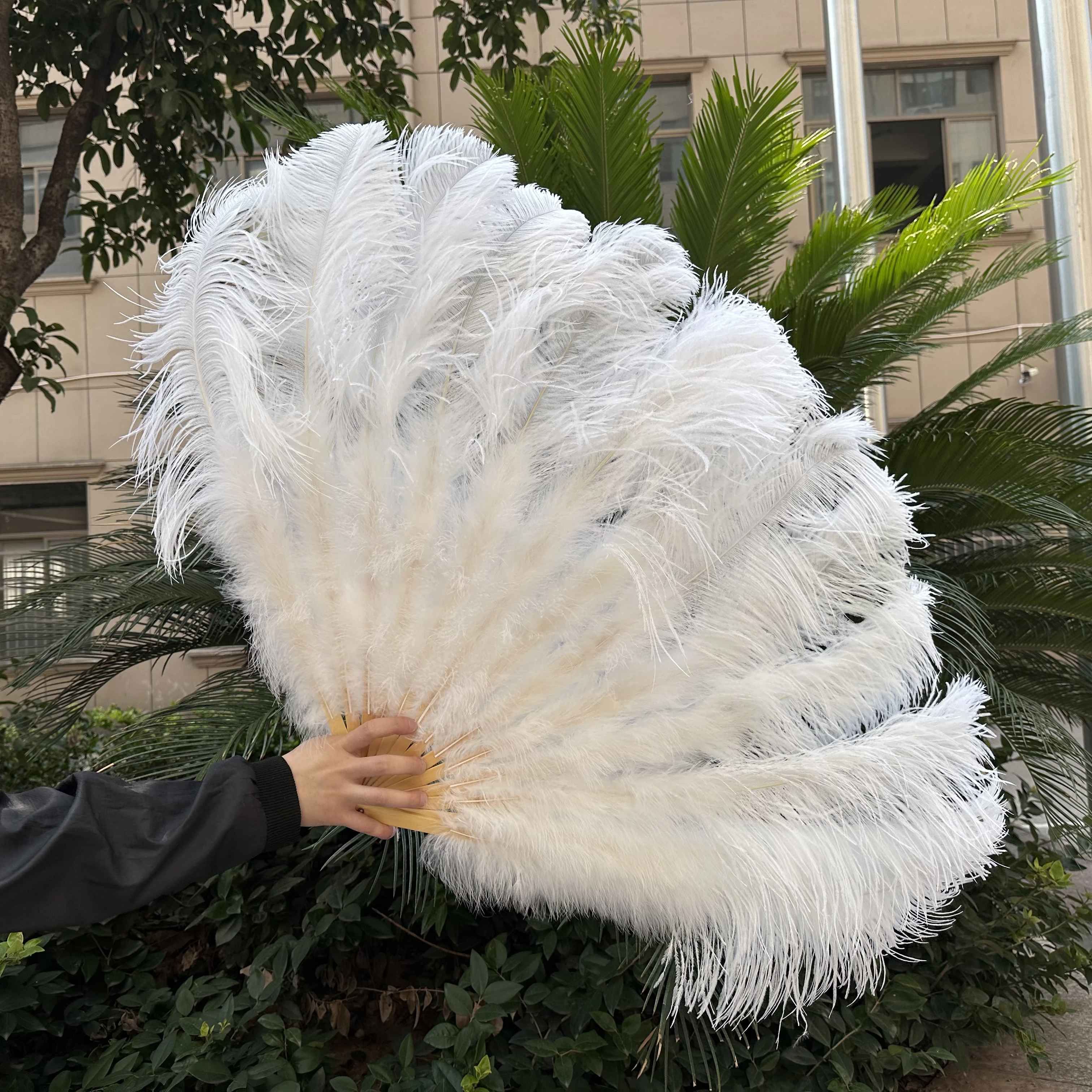 Foldable White Ostrich Feather Fan 70X40CM 100X60CM Stage Performance Plumes Fan for Bride Wedding Carnival Decor Belly Dance