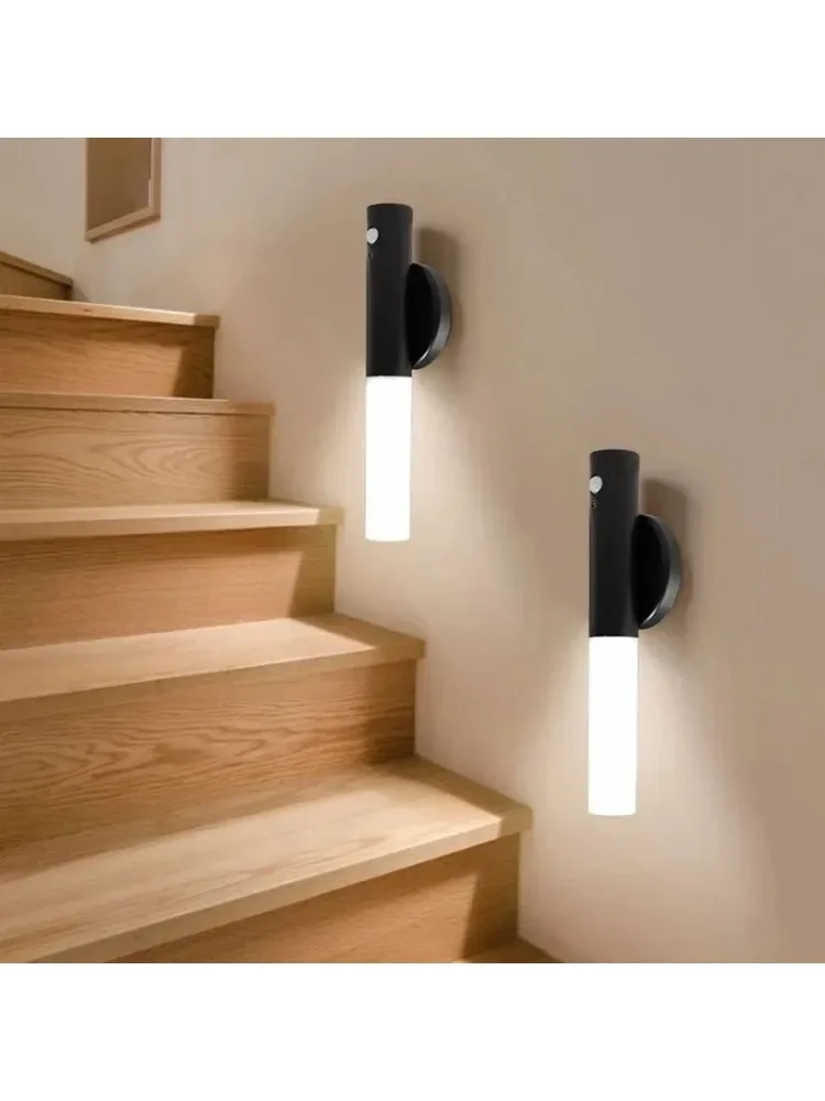 Veilleuse à détection de mouvement, applique murale magnétique, lumière LED à chargement USB, adaptée aux couloirs et aux escaliers